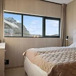 Vakantiehuis Fjordview Arctic With Sauna And Jacuzzi