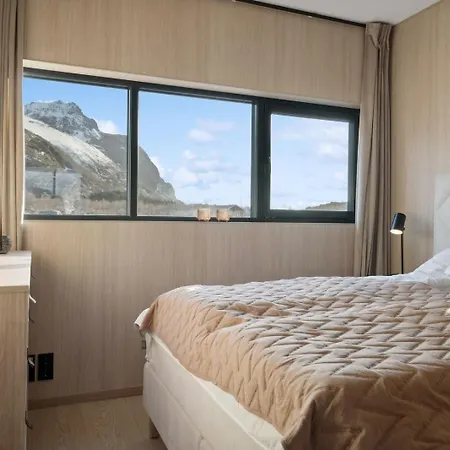 Feriehus Fjordview Arctic With Sauna And Jacuzzi