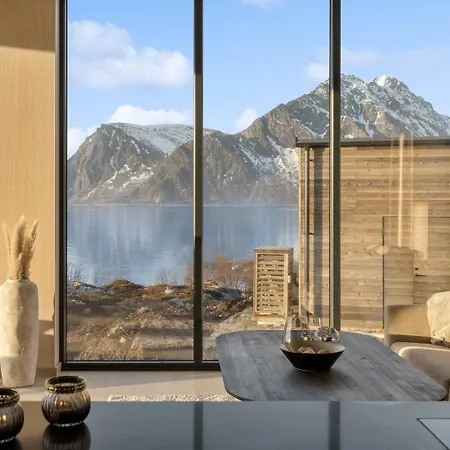 Fjordview Arctic With Sauna And Jacuzzi Lyngværet