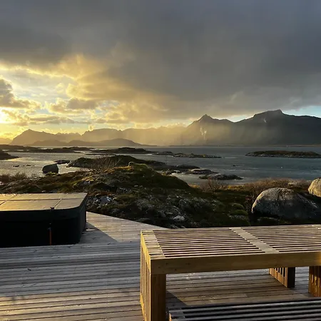 Fjordview Arctic With Sauna And Jacuzzi بيت للعطل Lyngværet