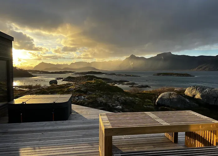 Fjordview Arctic With Sauna And Jacuzzi بيت للعطل Lyngværet