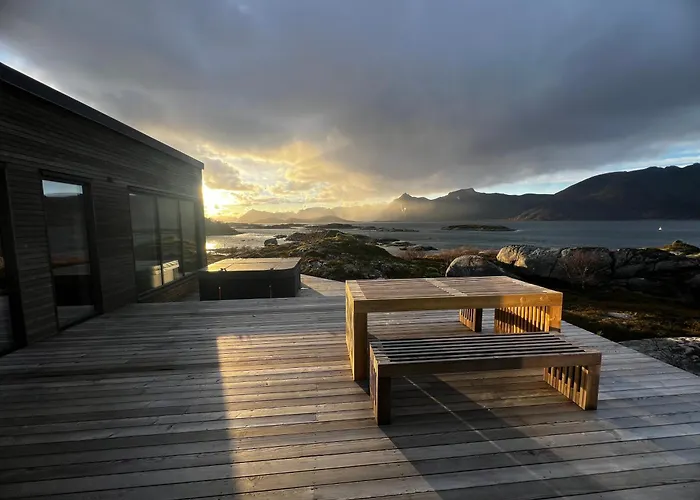 Fjordview Arctic With Sauna And Jacuzzi بيت للعطل